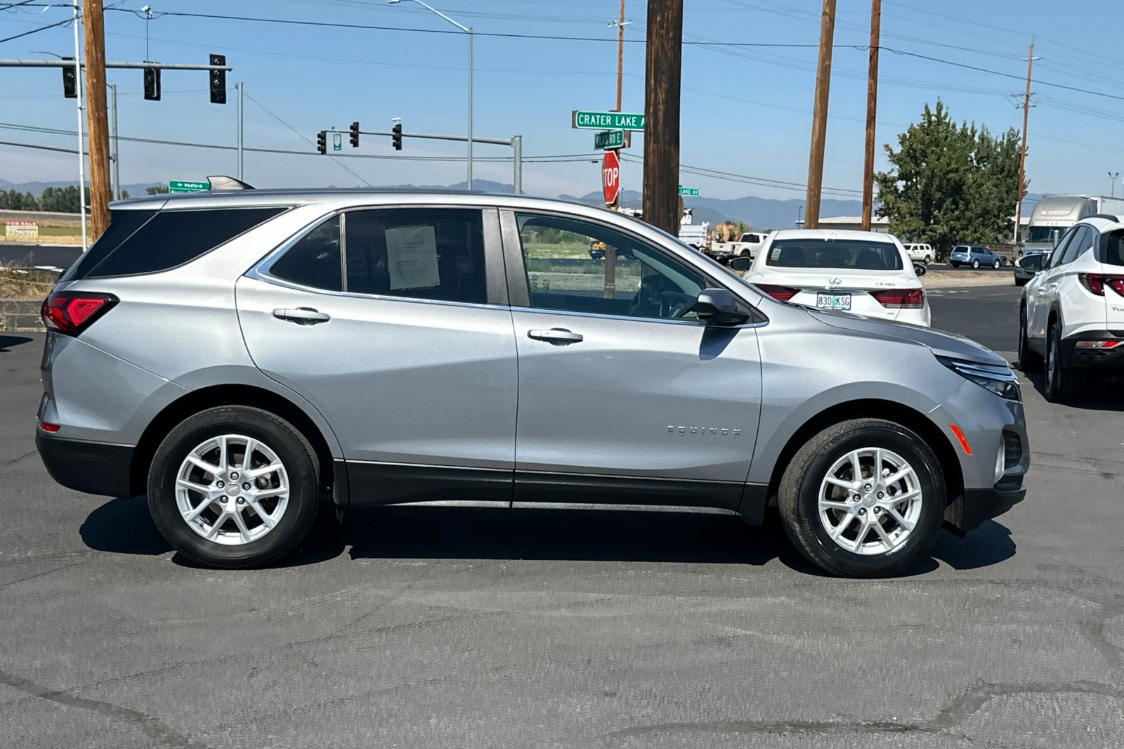 Used 2023 Chevrolet Equinox LT image 3