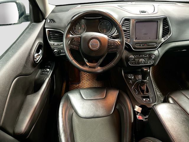Used 2019 Jeep Cherokee Trailhawk w/ Cold Weather Group image 21