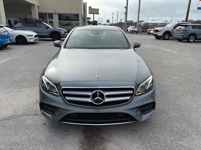 Used 2018 Mercedes-Benz E 400 4MATIC Sedan image 2