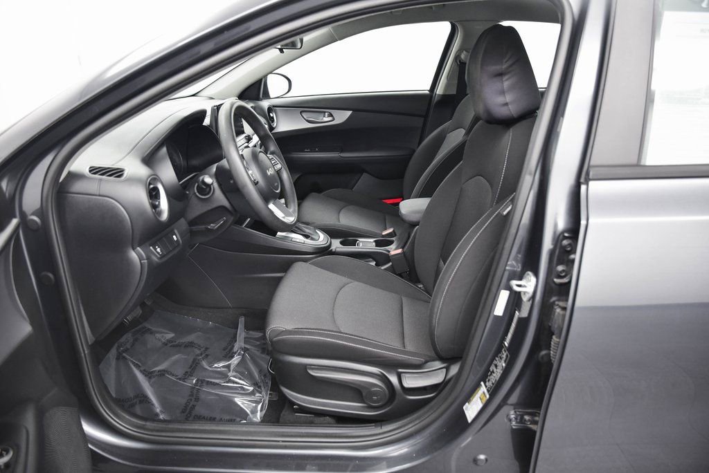 Used 2022 Kia Forte LXS image 13