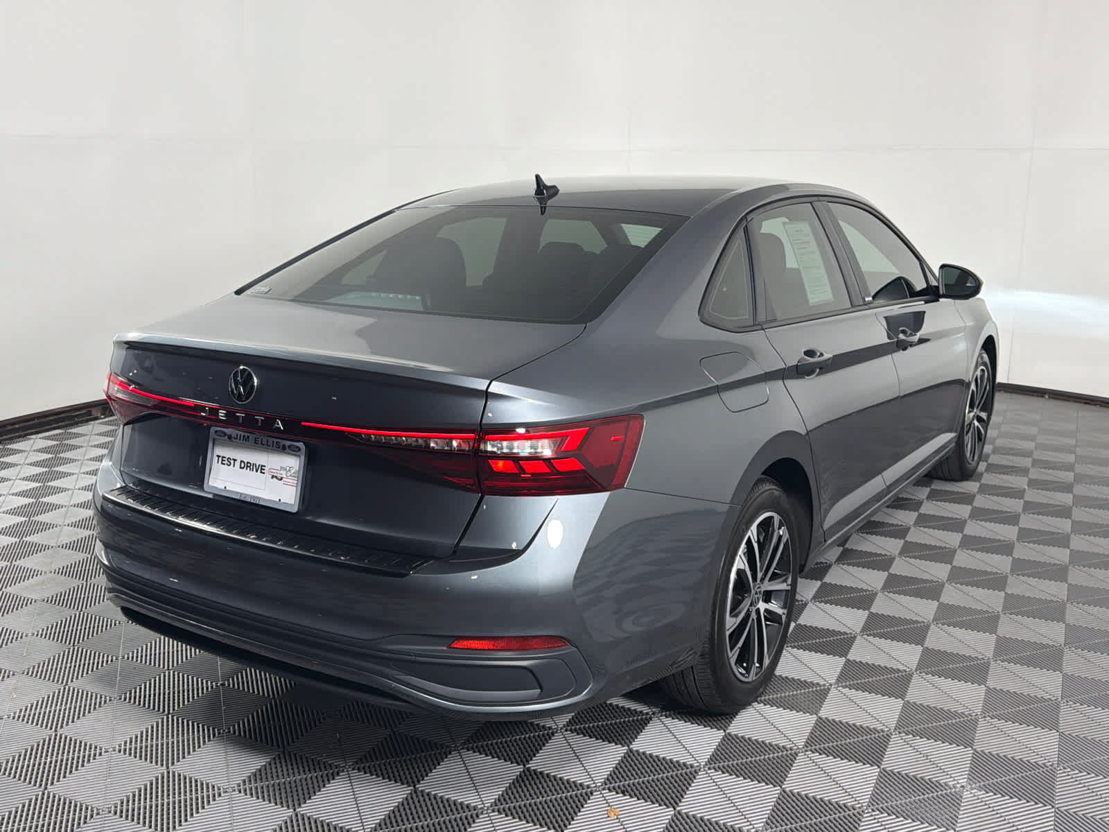 Used 2025 Volkswagen Jetta Sport FWD image 9