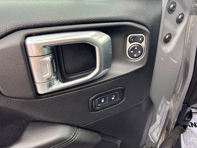 Used 2021 Jeep Wrangler Unlimited Sahara AWD/4WD image 17