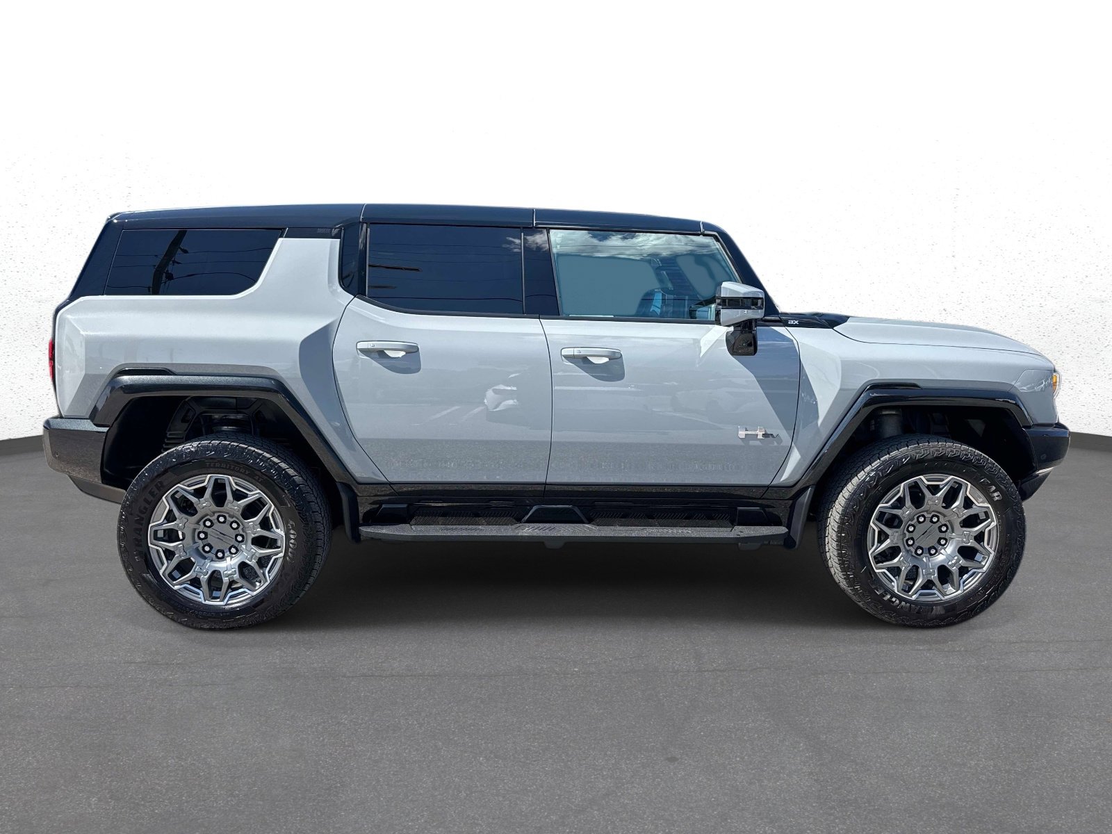 Used 2025 GMC Hummer EV 3X AWD/4WD image 2