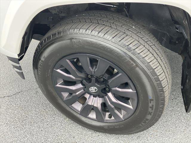 Certified 2022 Toyota Tacoma Limited w/ Nightshade Package image 9