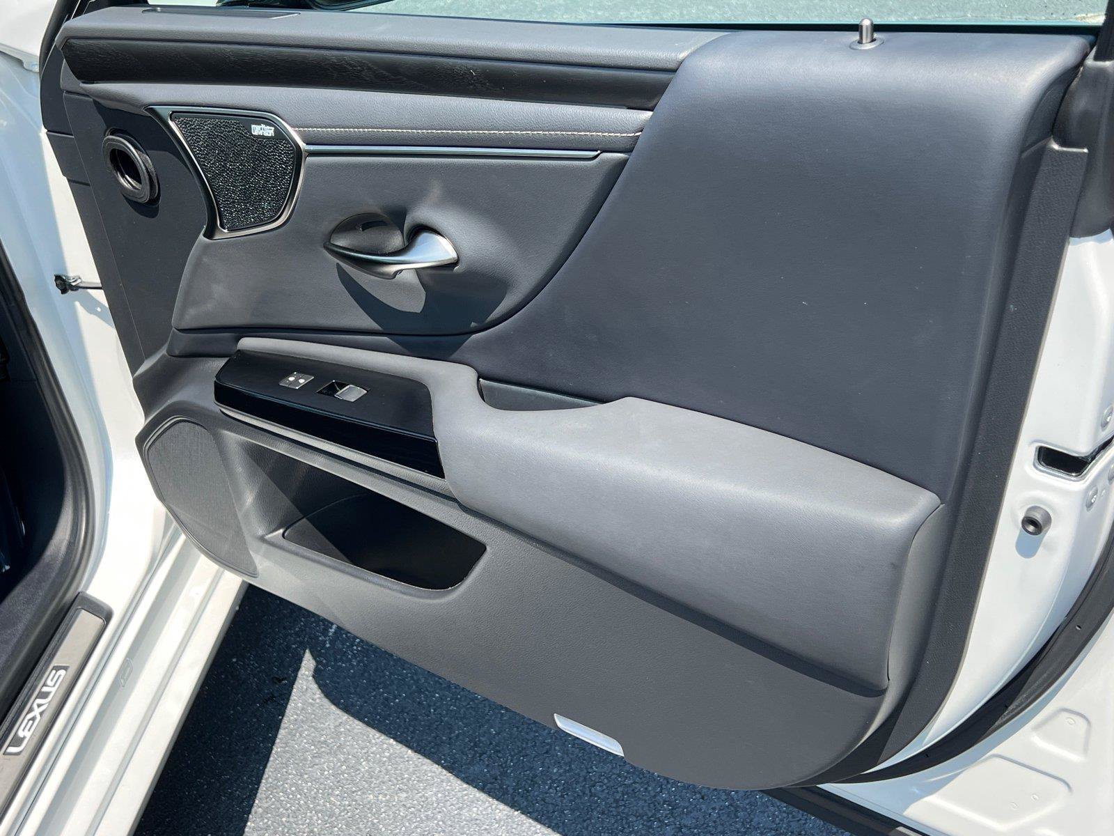 Certified 2024 Lexus ES 350 Ultra Luxury w/ Accessory Package (Z2) FWD image 14