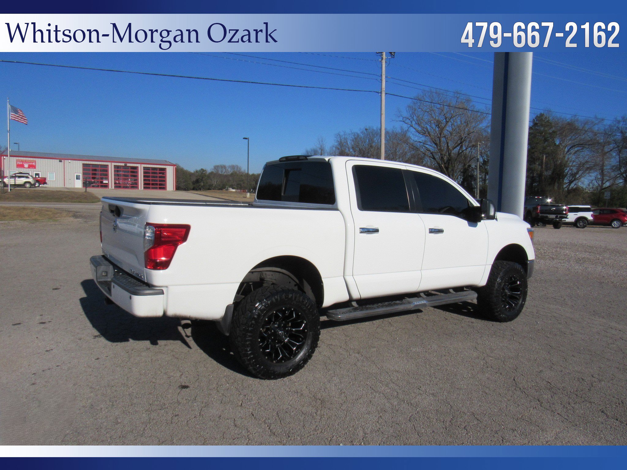 Used 2018 Nissan Titan SV w/ SV Convenience Package image 13