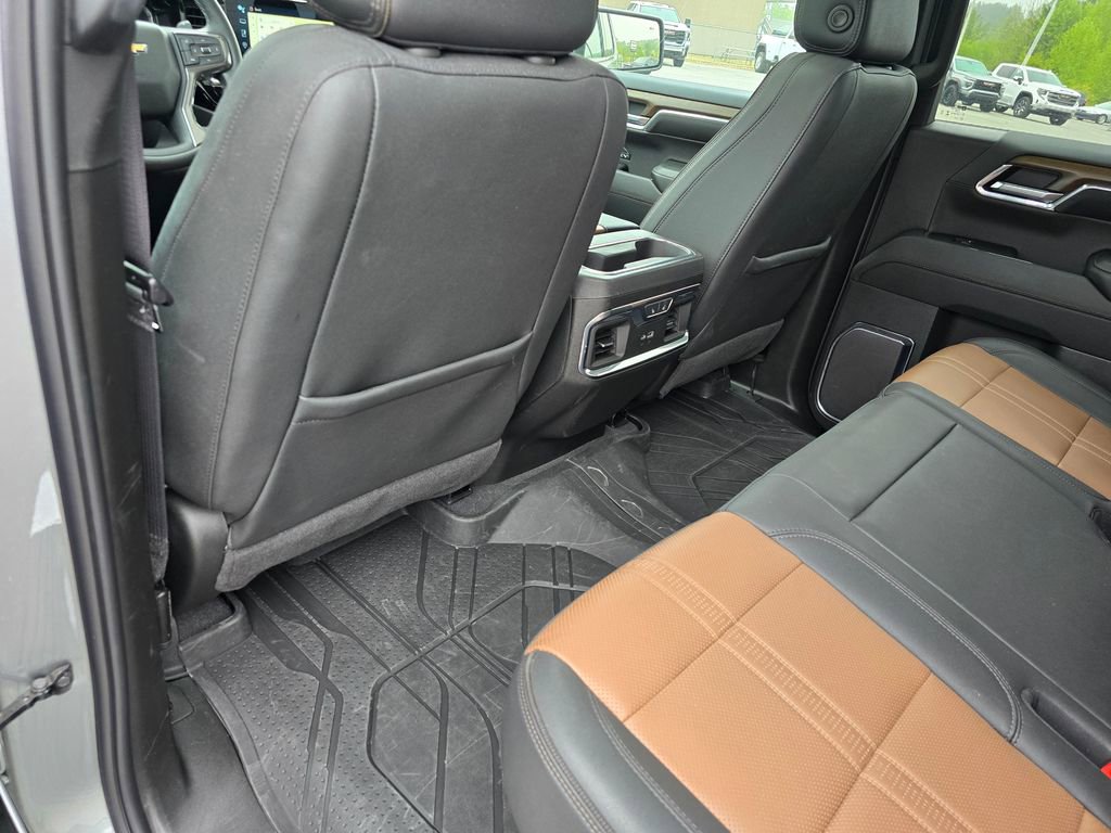 Certified 2024 Chevrolet Silverado 1500 High Country w/ High Country Premium Package AWD/4WD image 32