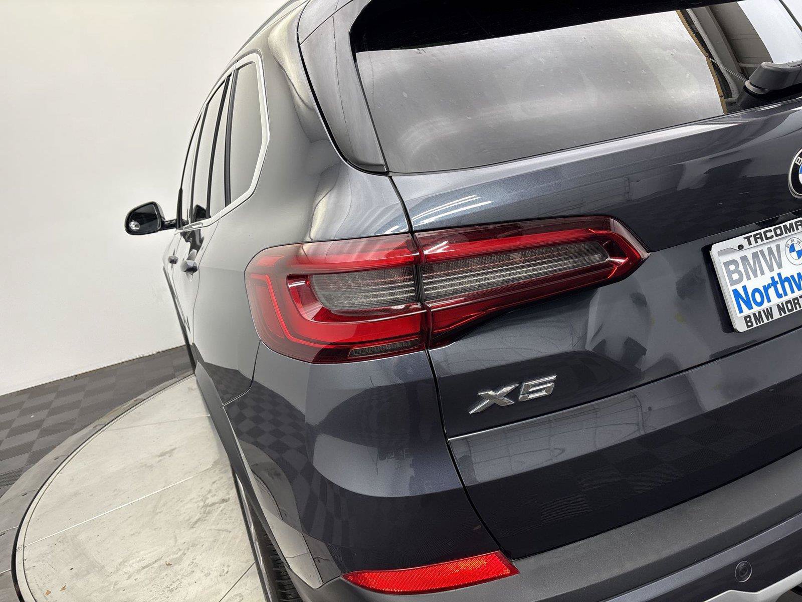Used 2019 BMW X5 xDrive40i w/ Executive Package AWD/4WD image 19