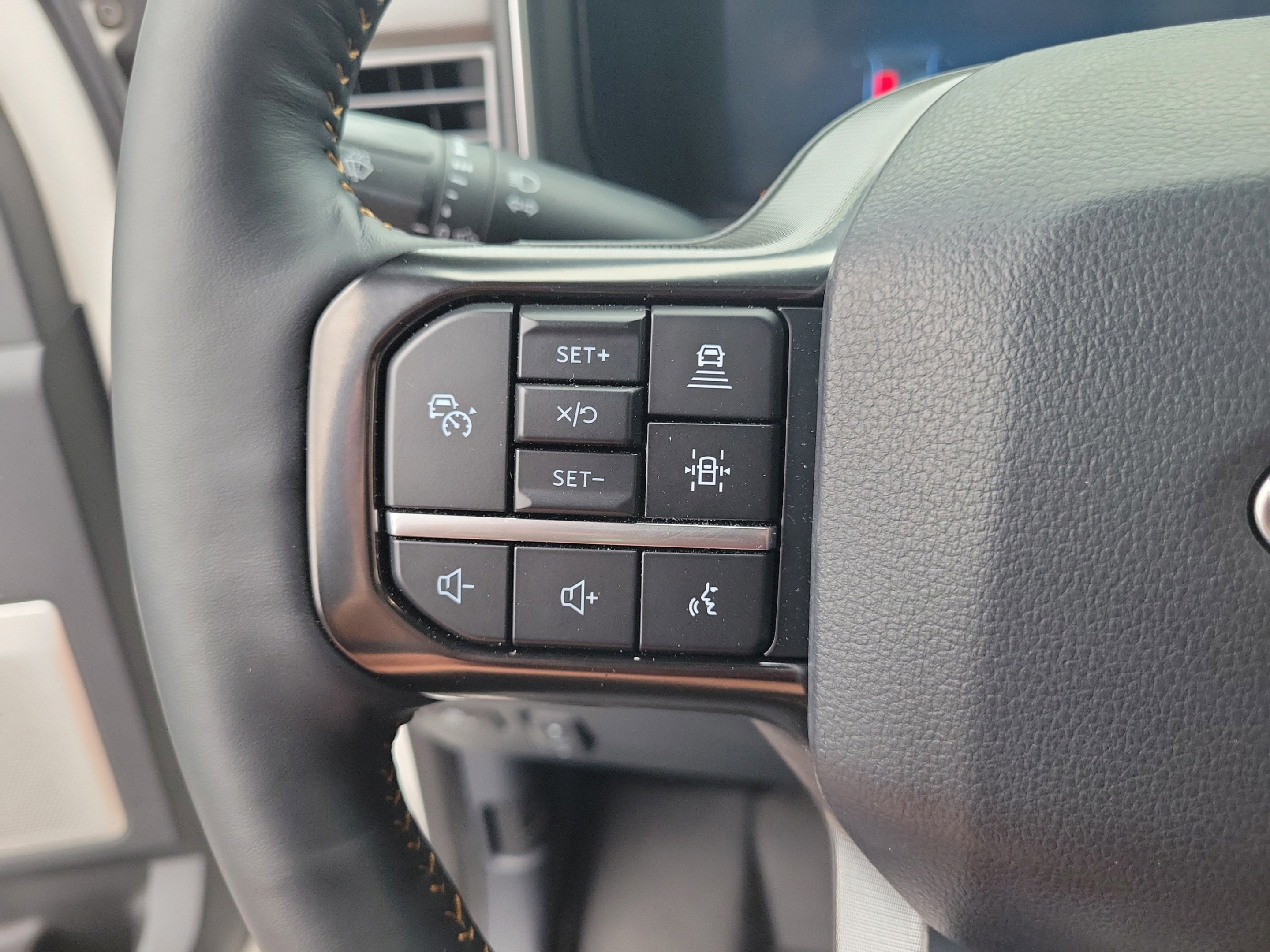 Used 2024 Ford F250 Platinum AWD/4WD image 21