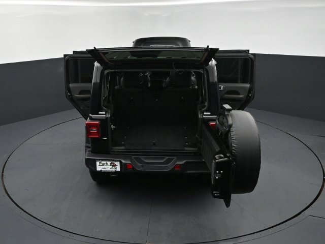 Used 2024 Jeep Wrangler Unlimited Sahara w/ Dual Top Group AWD/4WD image 29