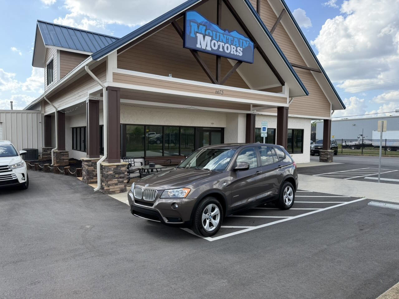 Used 2012 BMW X3 xDrive28i AWD/4WD image 1