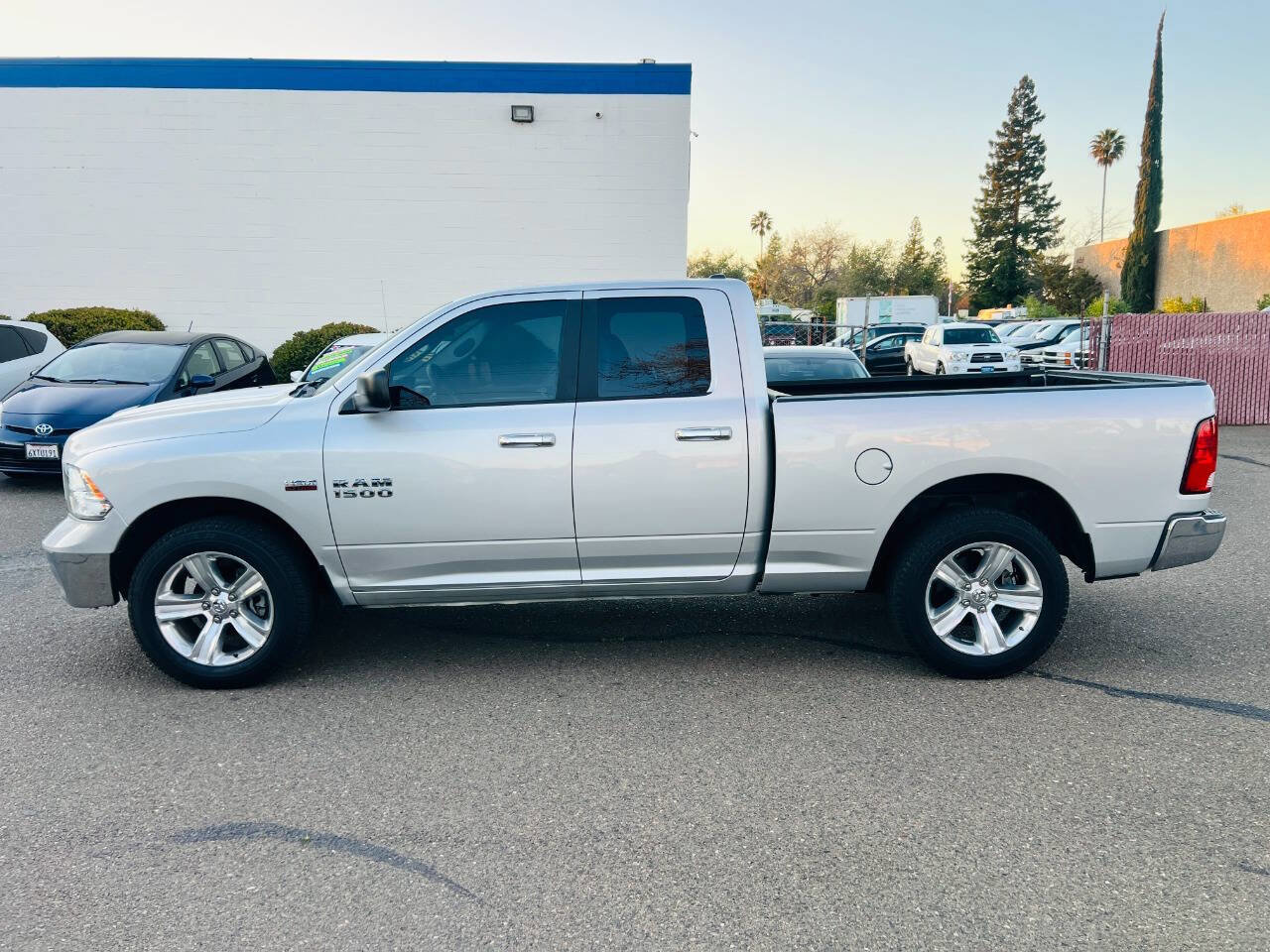 Used 2018 RAM 1500 Classic SLT AWD/4WD image 5