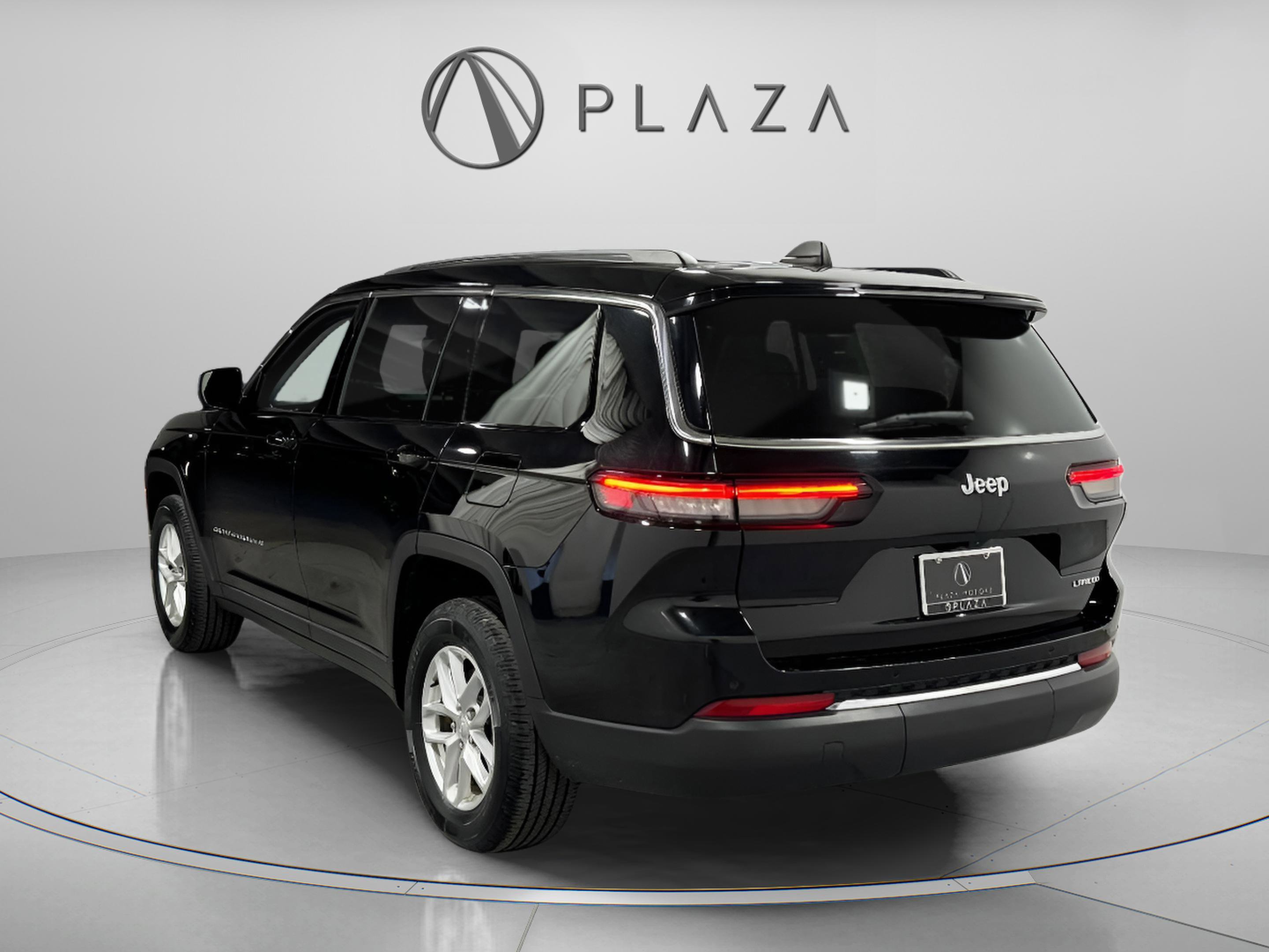 Used 2023 Jeep Grand Cherokee L Laredo image 3