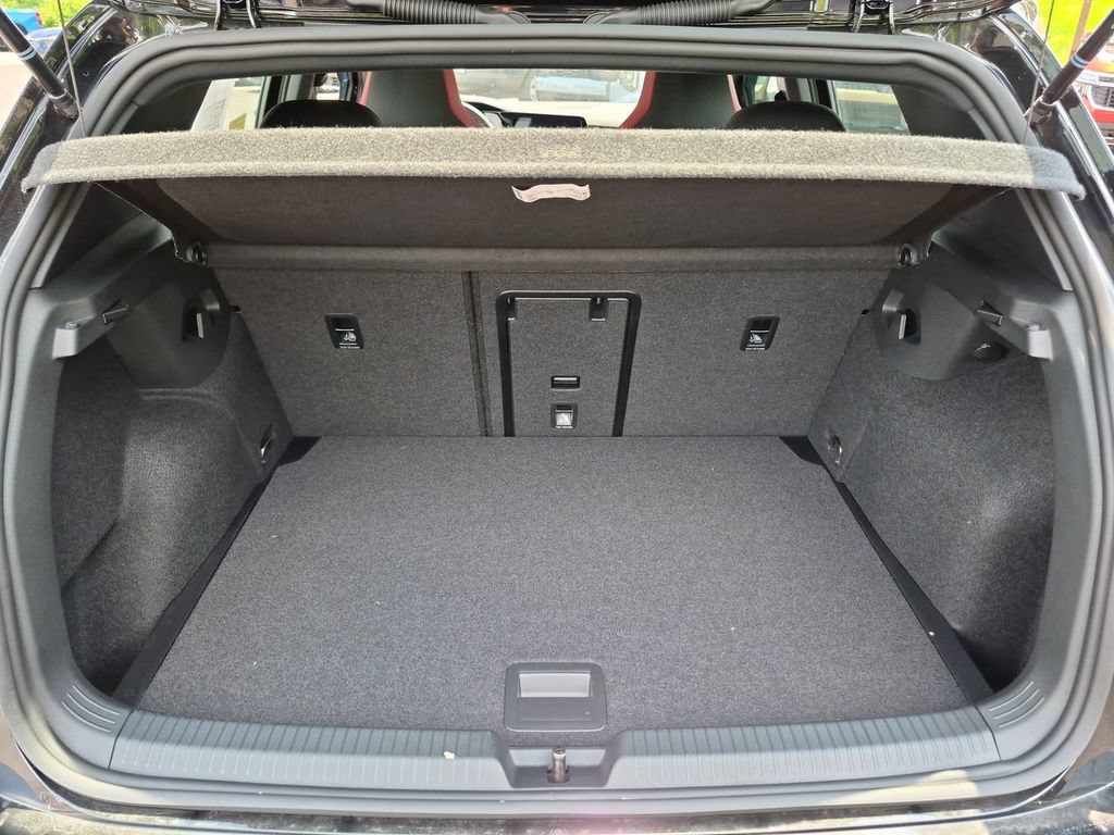 Certified 2024 Volkswagen GTI SE FWD image 23