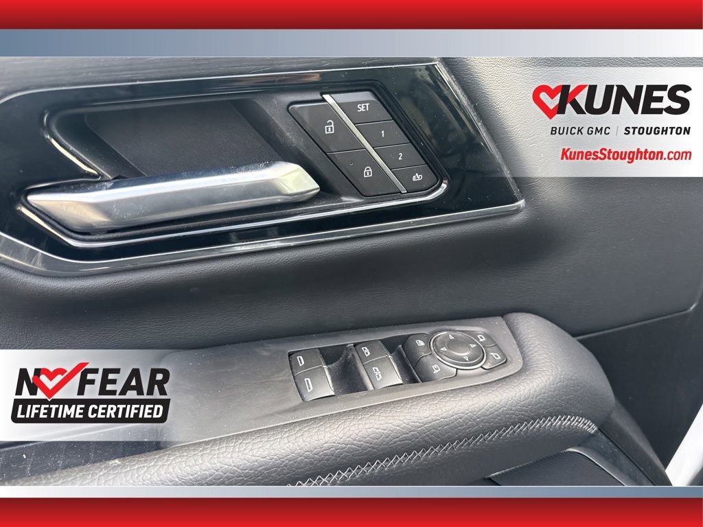 Used 2025 GMC Yukon XL Denali image 20