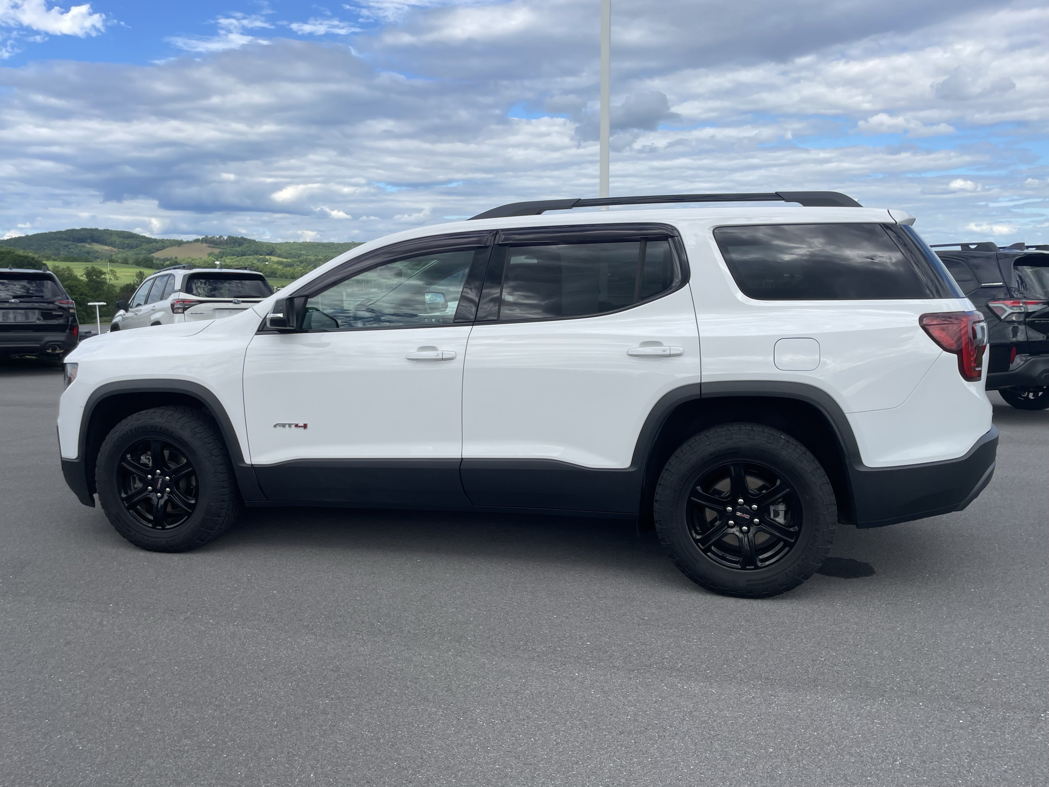 Used 2023 GMC Acadia AT4 w/ Preferred Package AWD/4WD image 7
