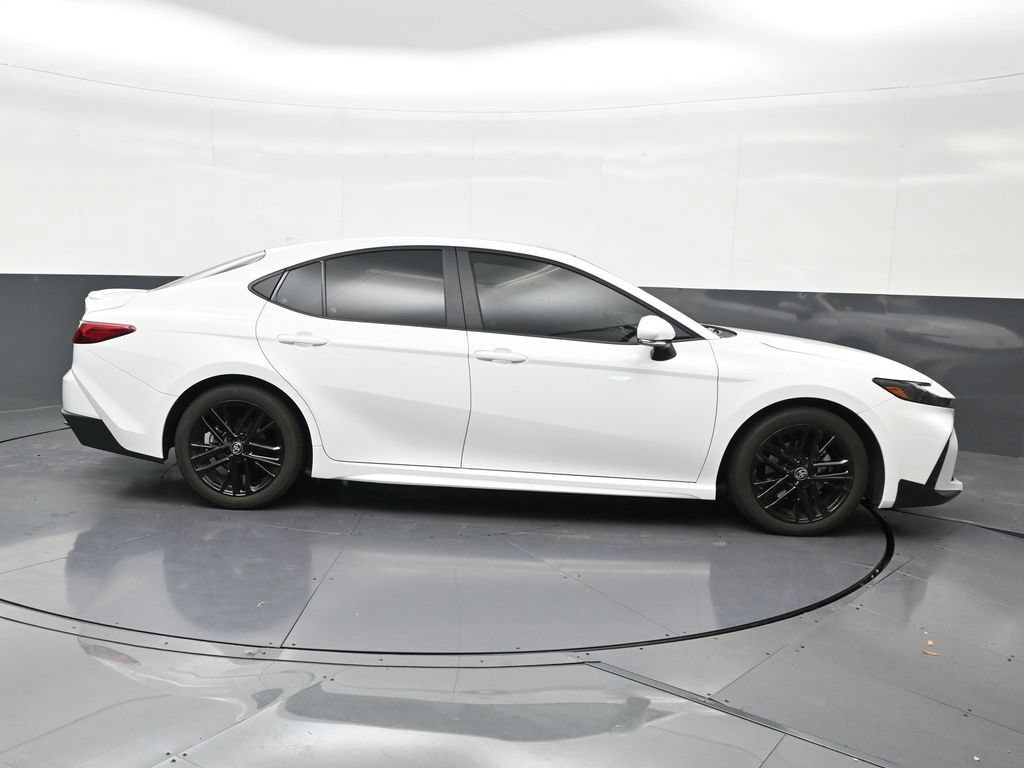Used 2026 Toyota Camry SE FWD image 7