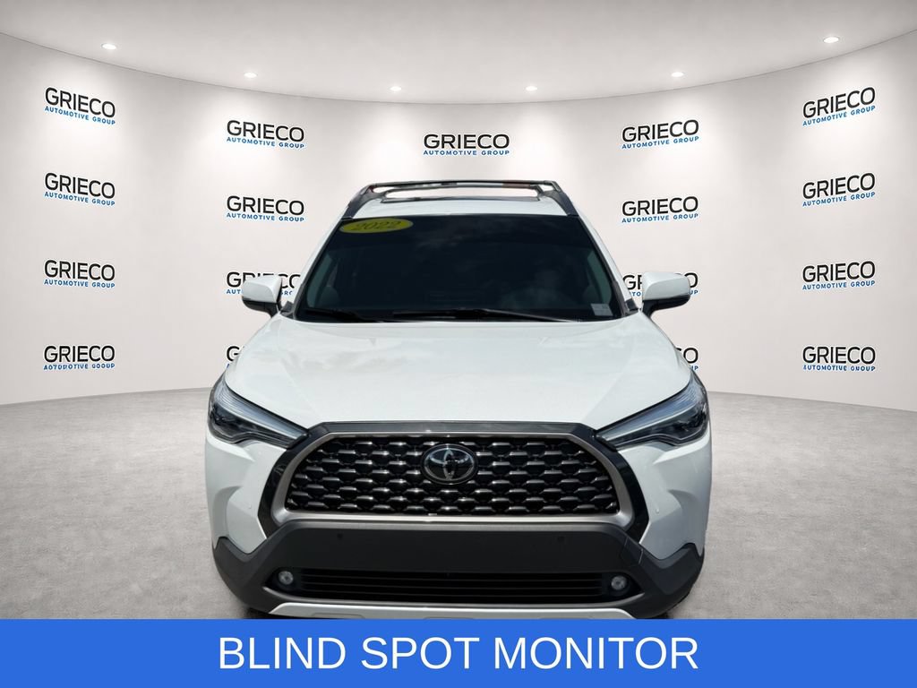 Used 2022 Toyota Corolla Cross XLE w/ Convenience Package AWD/4WD image 2