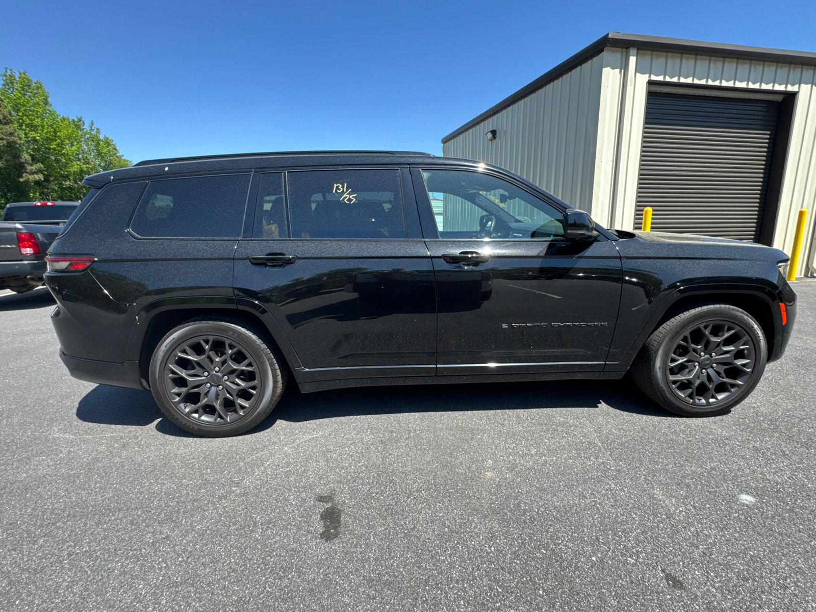 Used 2025 Jeep Grand Cherokee L Summit image 4