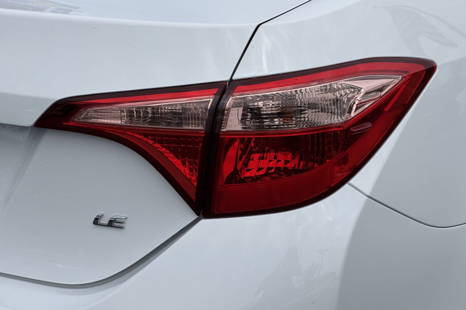 Used 2019 Toyota Corolla LE w/ Carpet Mat Package (TMS) FWD image 43