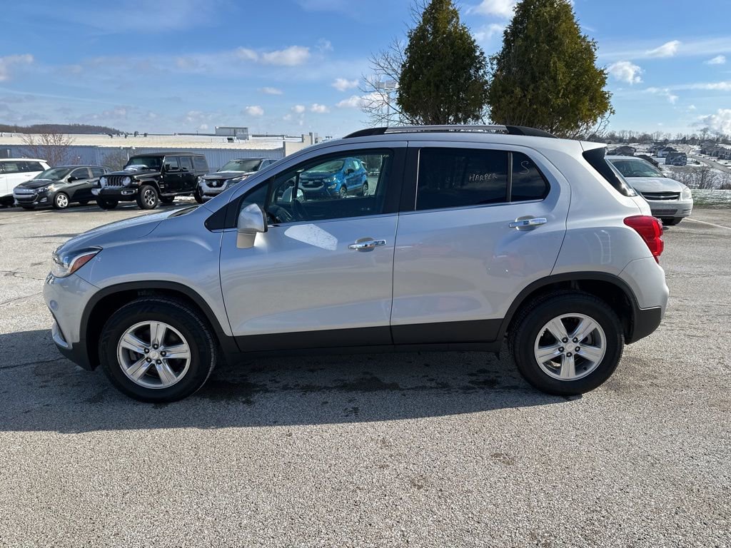 Used 2020 Chevrolet Trax LT w/ LT Convenience Package image 6
