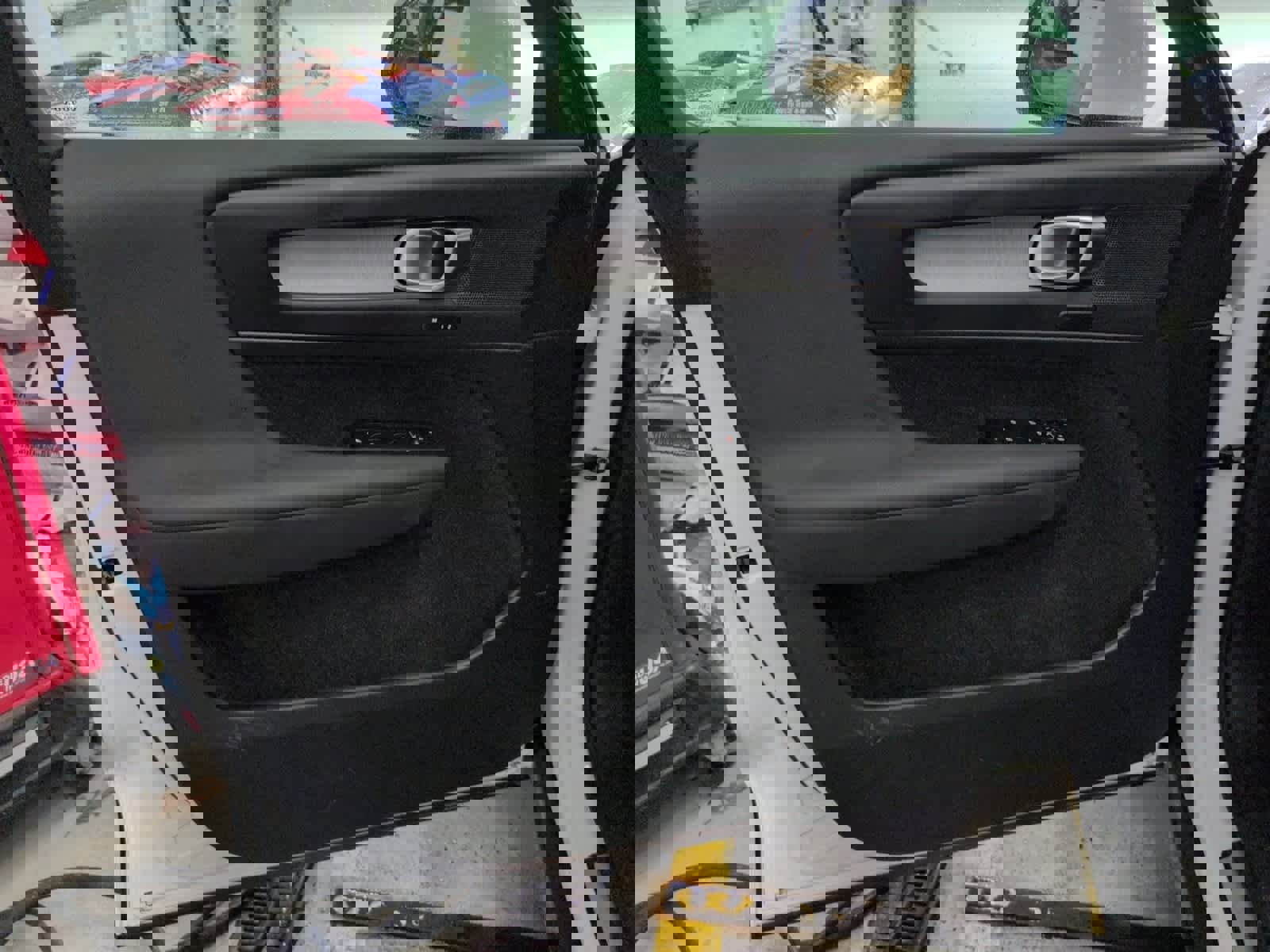 Used 2025 Volvo XC40 B5 Plus image 10