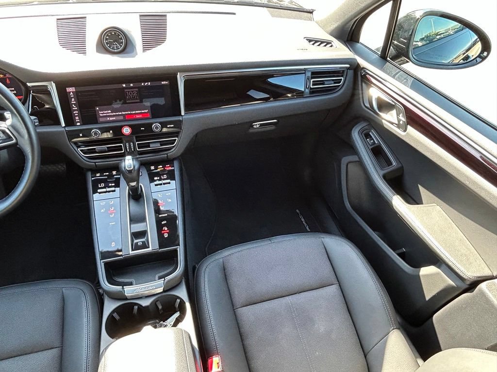 Used 2023 Porsche Macan Turbo AWD/4WD image 11