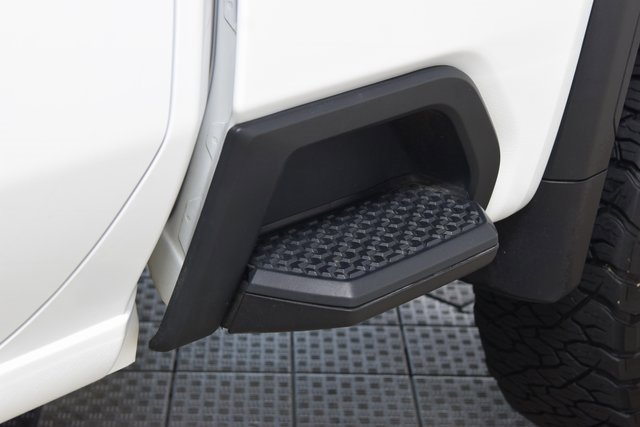 Used 2024 GMC Sierra 2500 AT4 w/ AT4 Preferred Package image 32