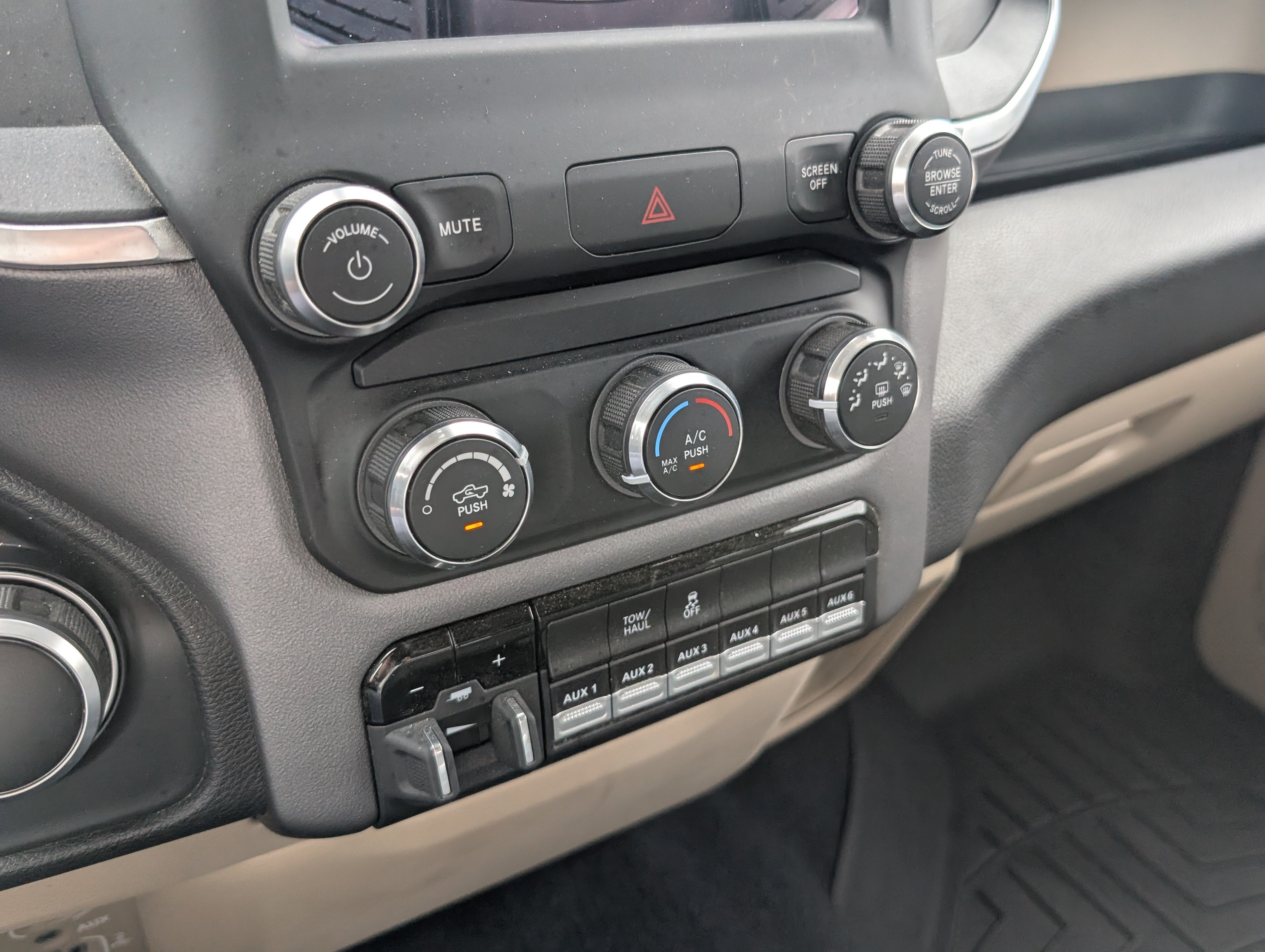 Used 2022 RAM 2500 Big Horn w/ Snow Chief Group AWD/4WD image 19