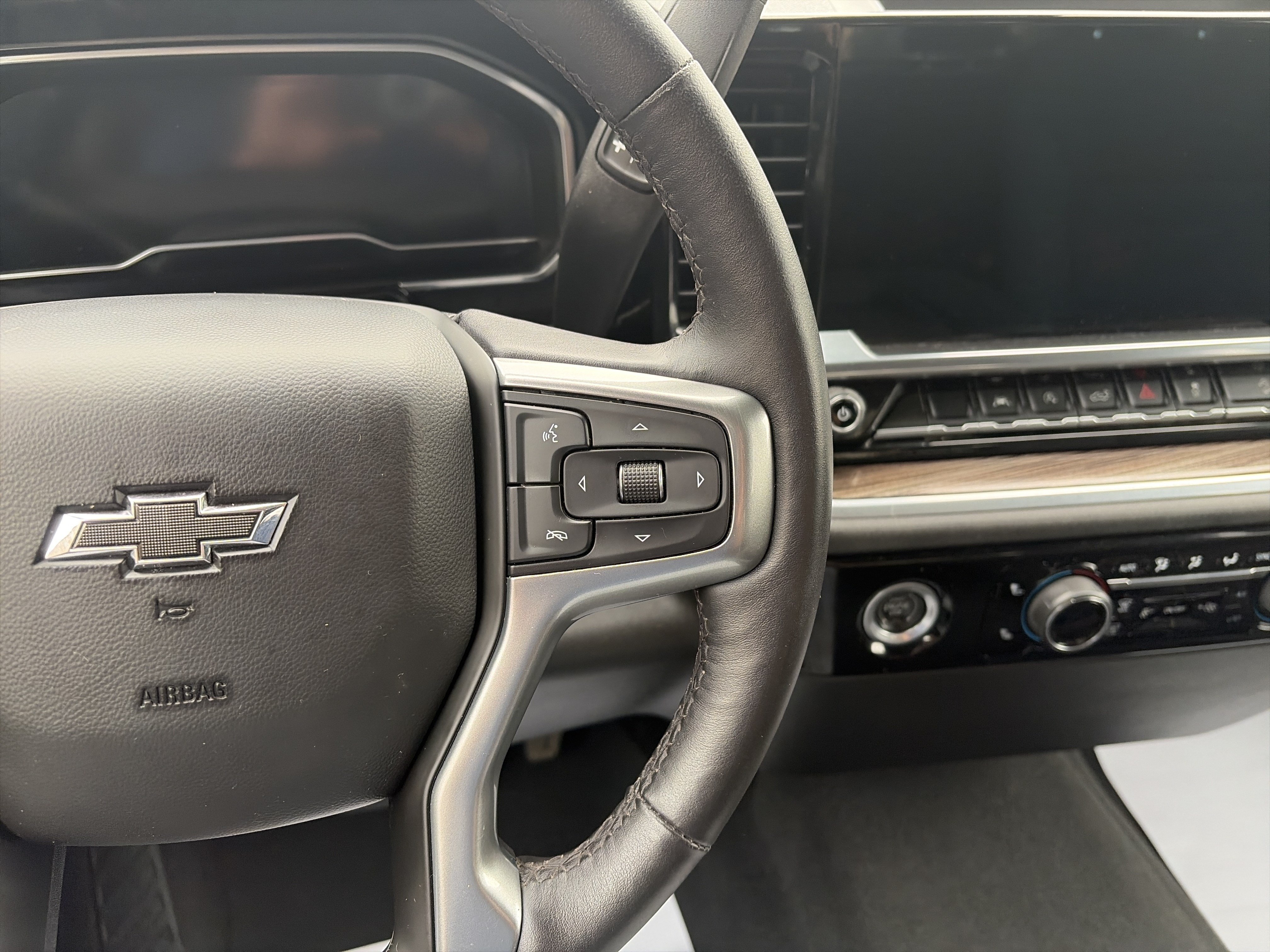 Used 2022 Chevrolet Silverado 1500 RST w/ Z71 Off-Road Package AWD/4WD image 19