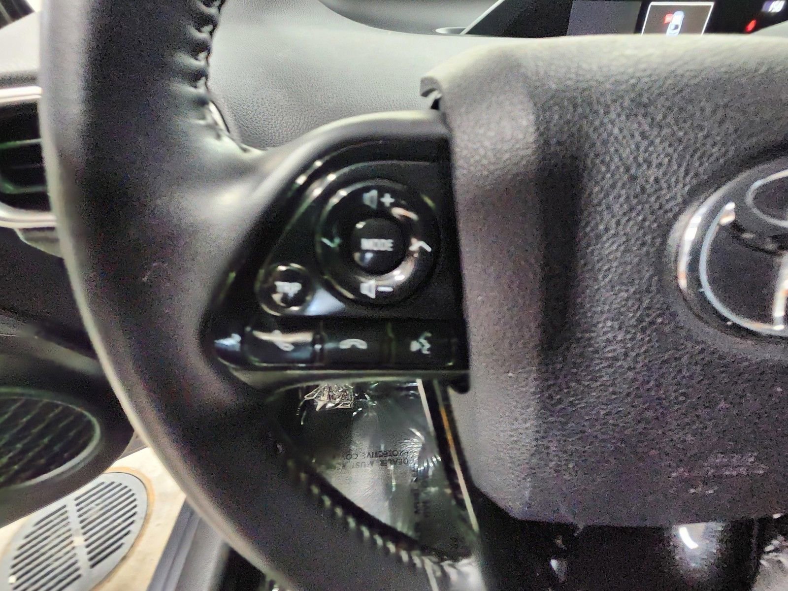 Used 2021 Toyota Prius Prime XLE image 36