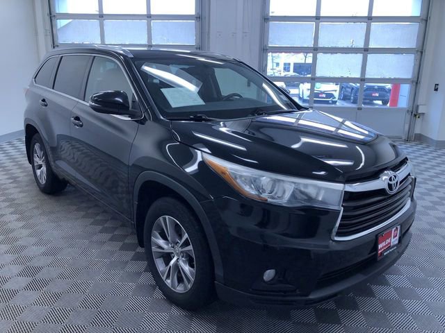 Used 2015 Toyota Highlander XLE image 36