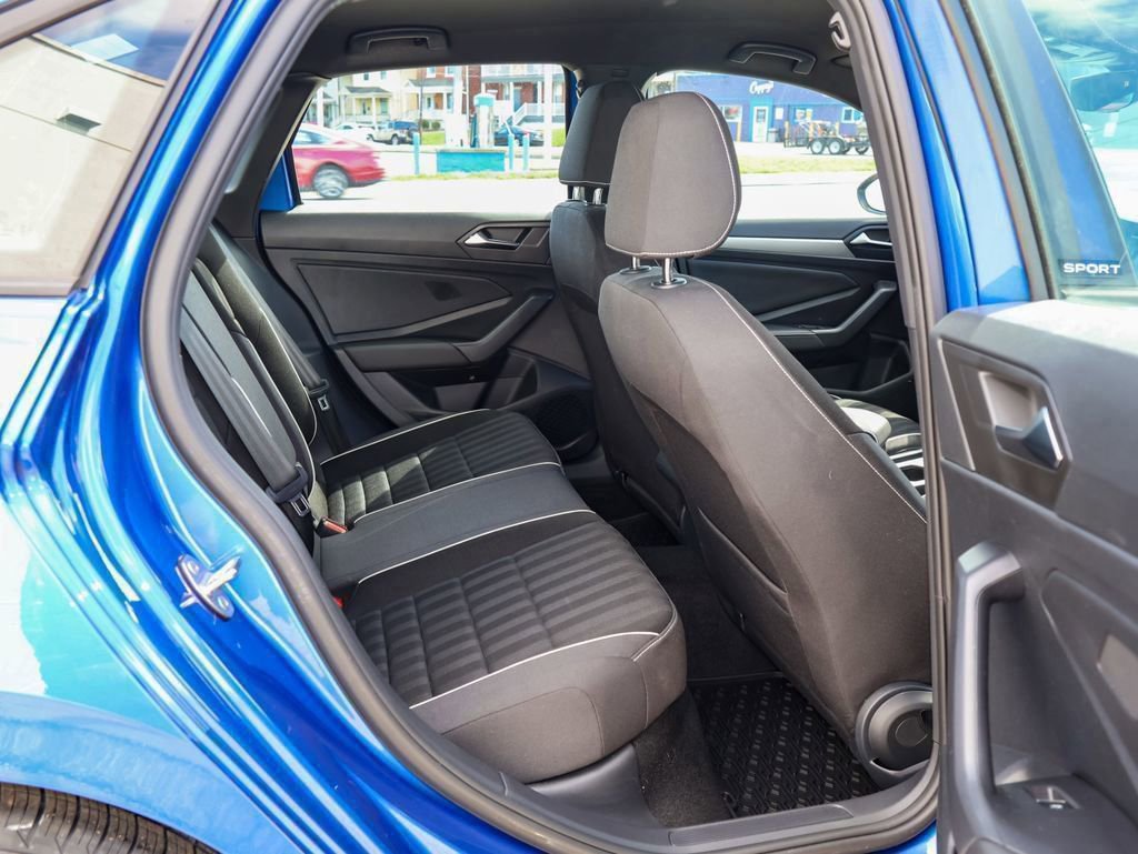 Certified 2024 Volkswagen Jetta Sport image 25