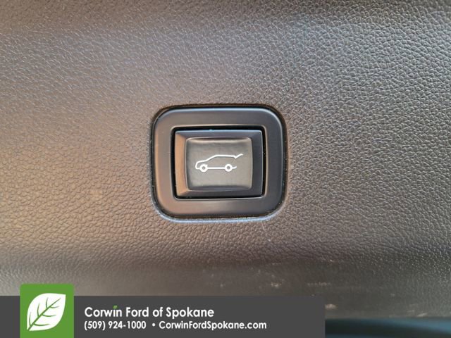 Used 2021 GMC Yukon XL Denali w/ Denali Premium Package image 25