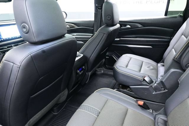 Used 2025 Chevrolet Traverse High Country w/ LPO, Floor Liner Package FWD image 25