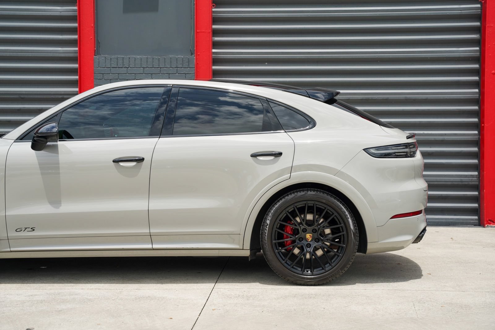 Used 2023 Porsche Cayenne GTS AWD/4WD image 10