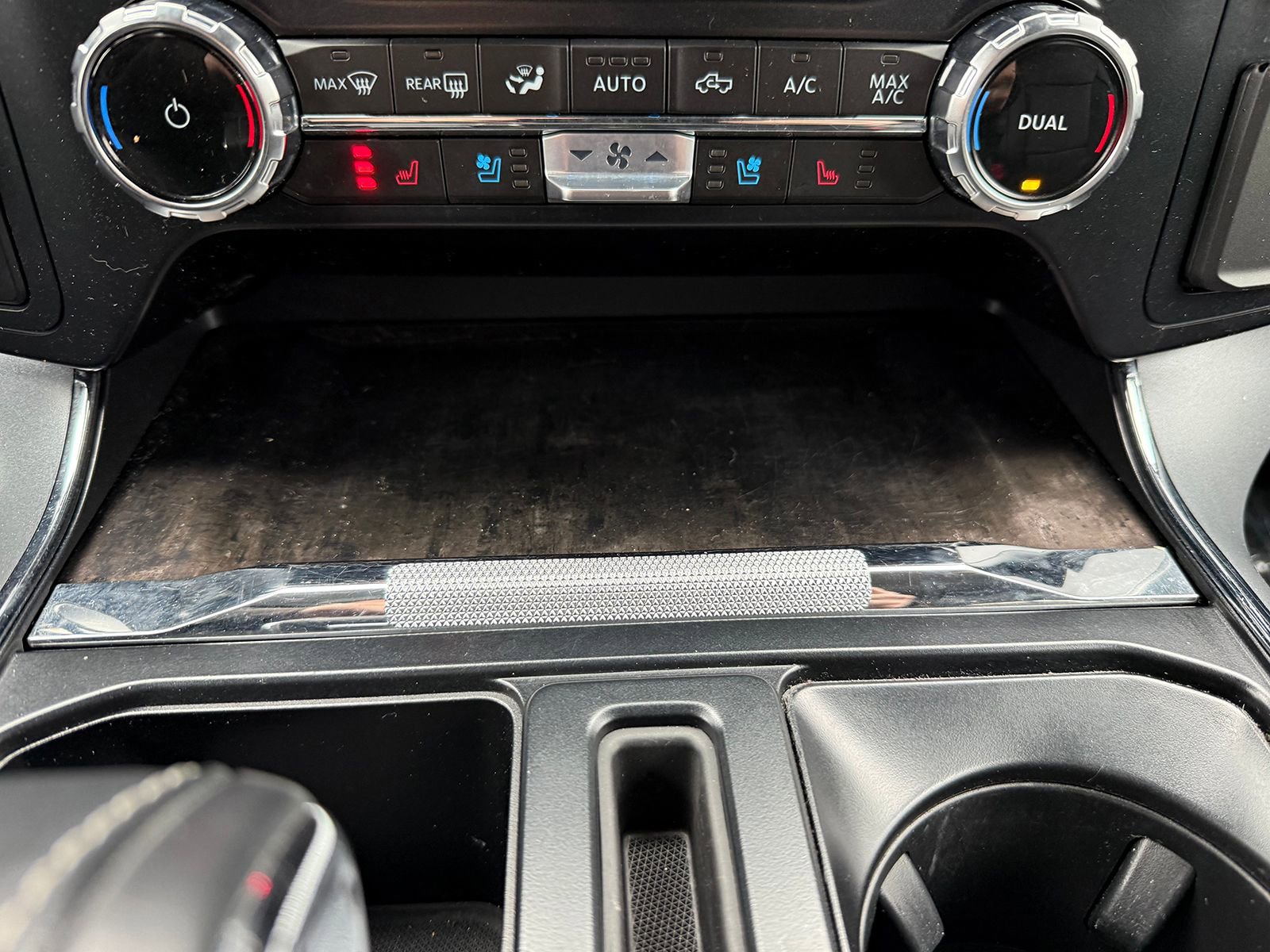 Used 2023 Ford F150 Lariat w/ Trailer Tow Package image 27