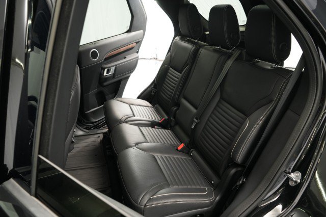 Used 2024 Land Rover Discovery Dynamic SE AWD/4WD image 53