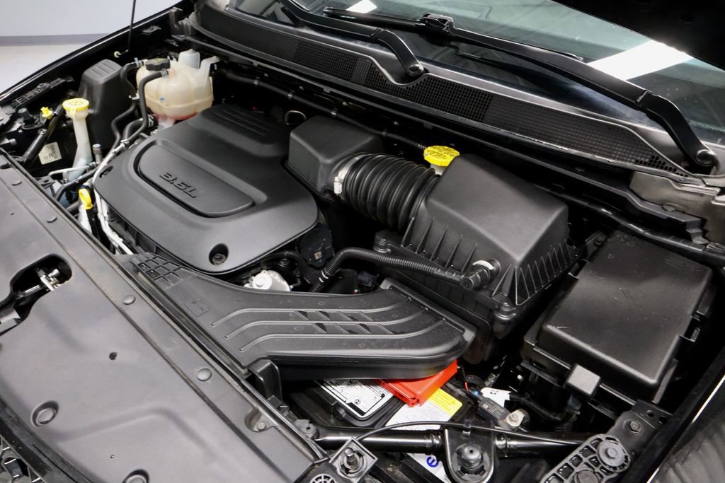 Used 2025 Chrysler Pacifica Select FWD image 16