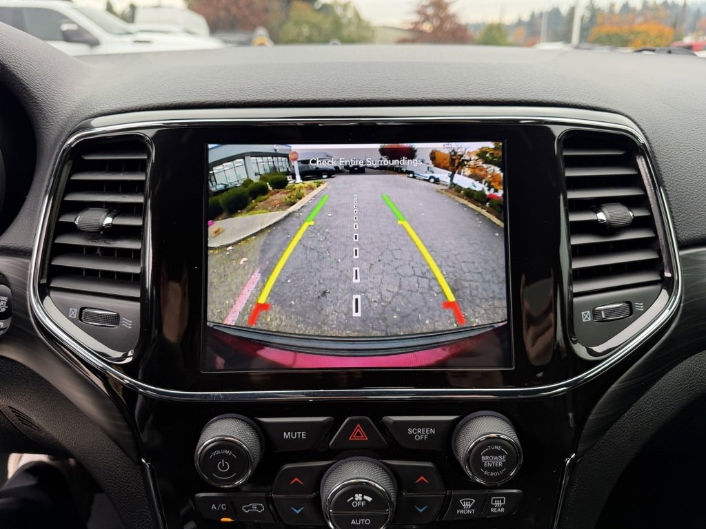 Used 2021 Jeep Grand Cherokee Laredo X image 24