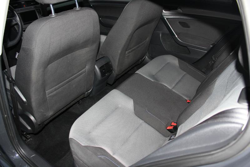 Used 2016 Volkswagen e-Golf SE FWD image 13