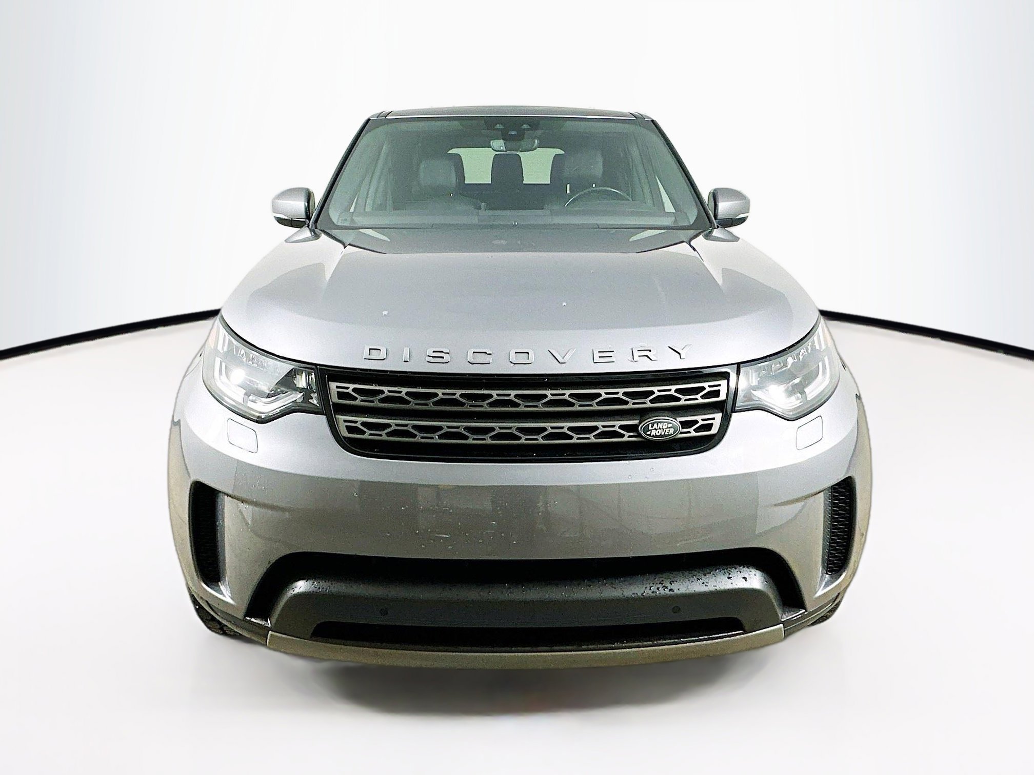 Used 2020 Land Rover Discovery SE image 2