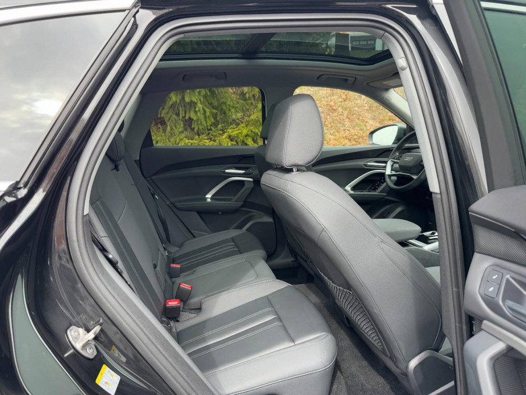 Used 2025 Audi Q5 Premium w/ Convenience Package image 10