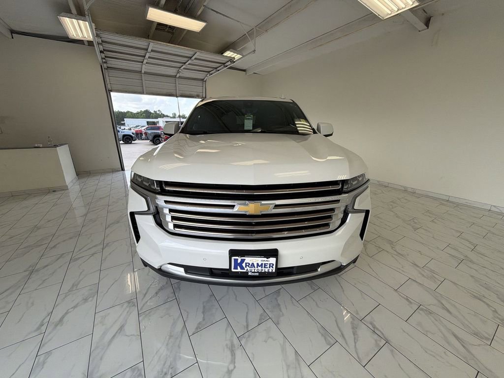 Used 2021 Chevrolet Tahoe High Country RWD image 3