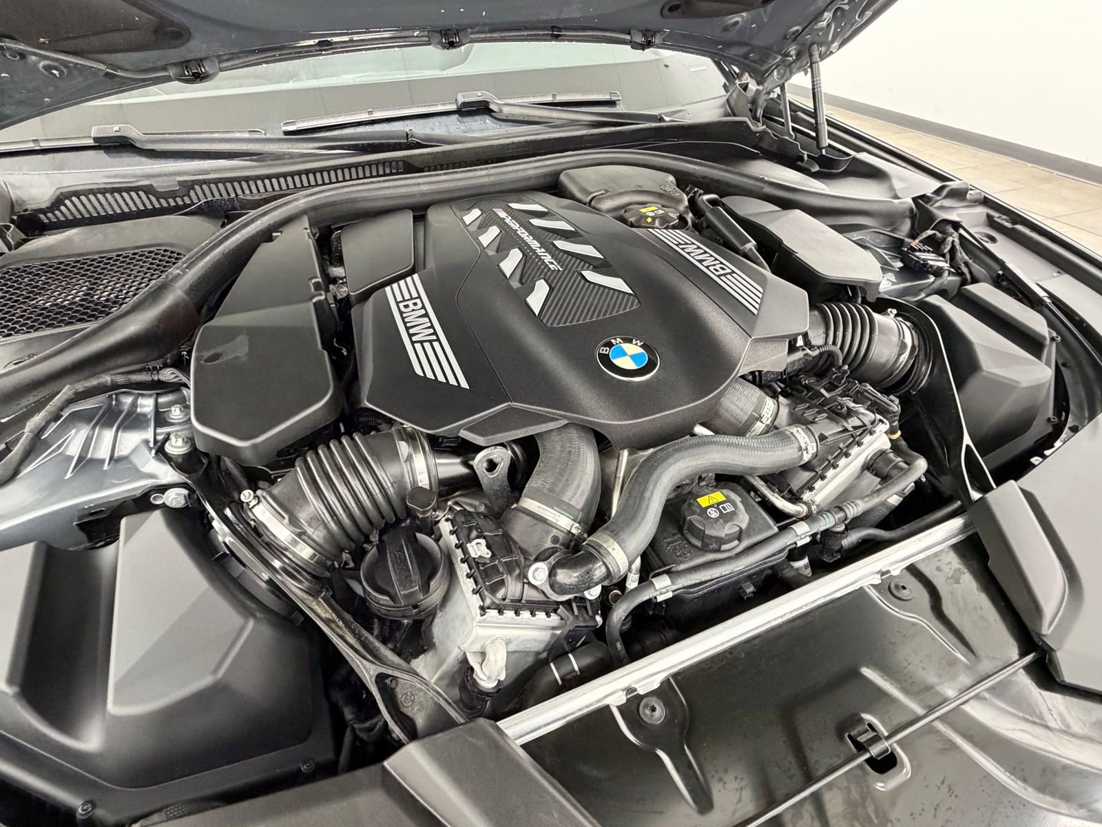 Used 2023 BMW M550i xDrive AWD/4WD image 40