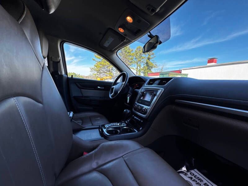 Used 2016 GMC Acadia SLT image 15