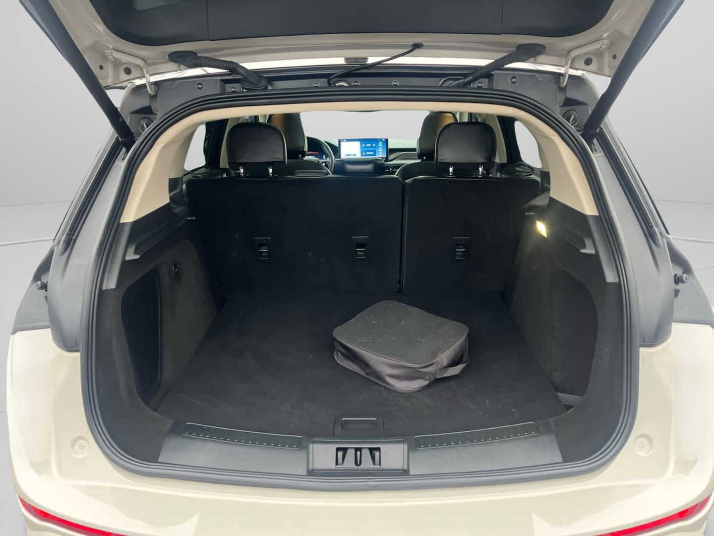 Used 2024 Lincoln Corsair Grand Touring image 22