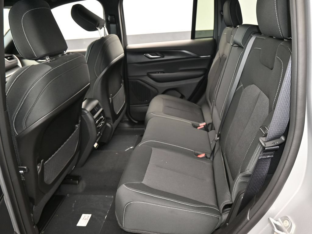 New 2026 Jeep Grand Cherokee Laredo X RWD image 27