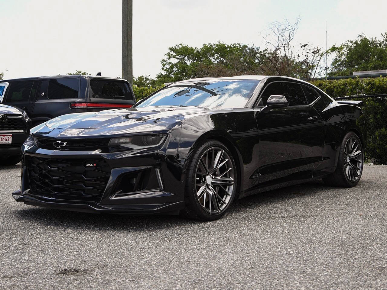 Used 2019 Chevrolet Camaro ZL1 RWD image 3