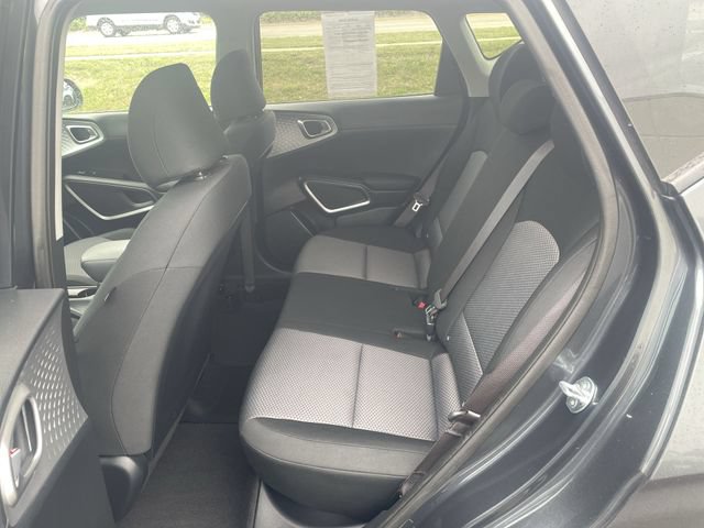 Used 2025 Kia Soul LX w/ LX Technology Package FWD image 29